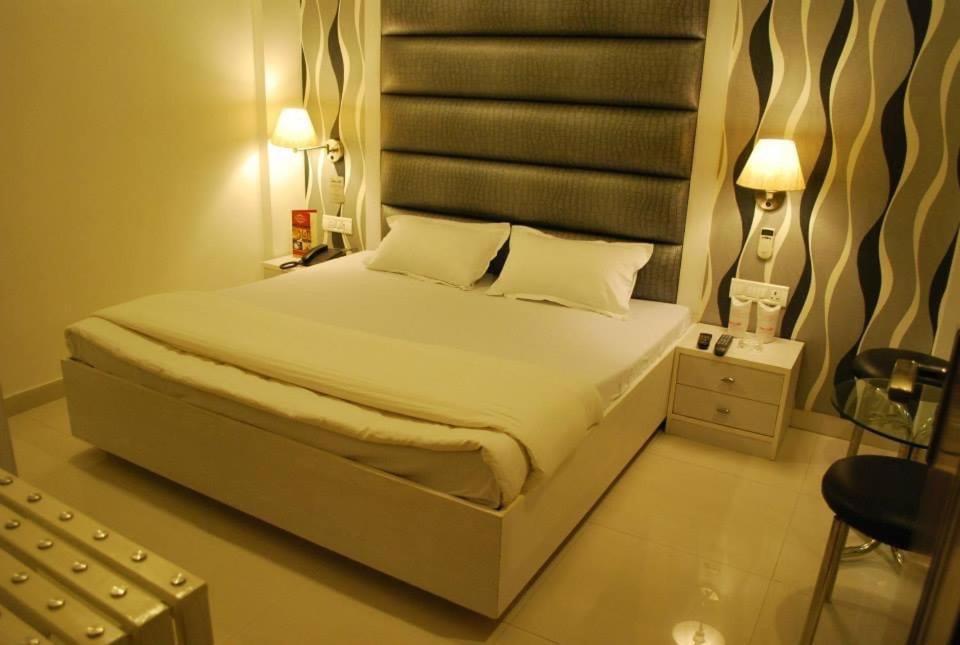 Hotel Arina Inn New Delhi Bagian luar foto