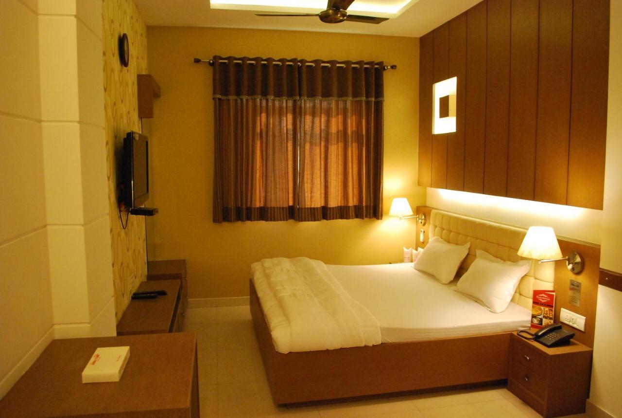 Hotel Arina Inn New Delhi Bagian luar foto