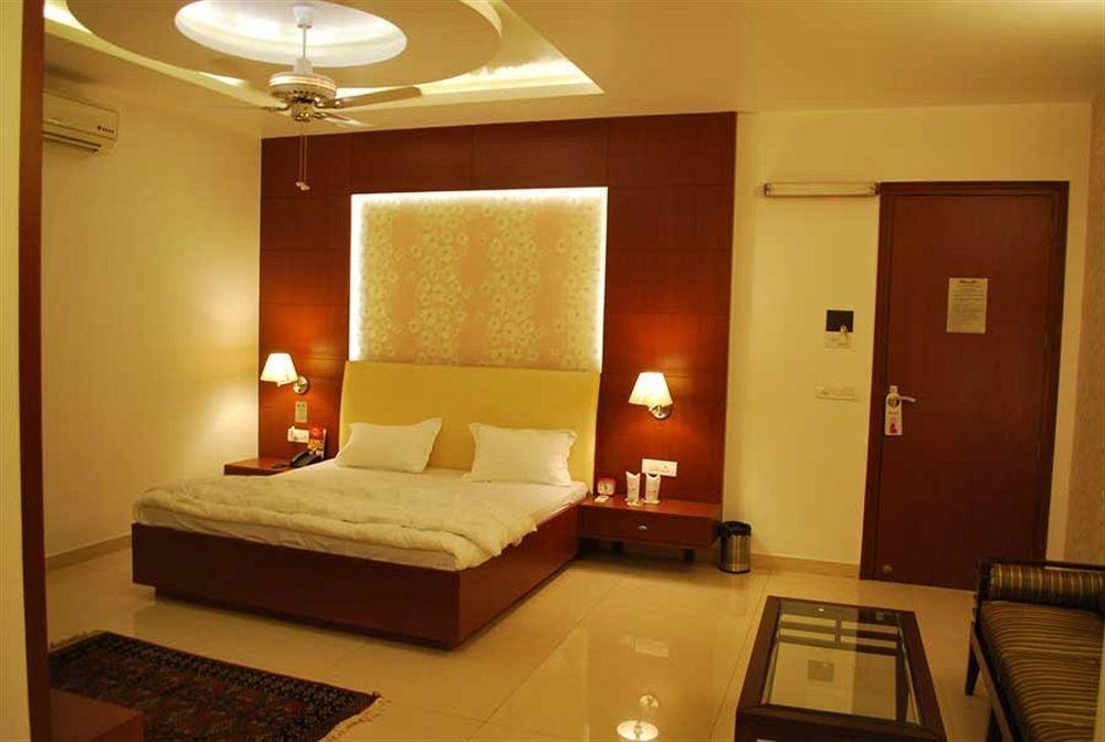 Hotel Arina Inn New Delhi Bagian luar foto