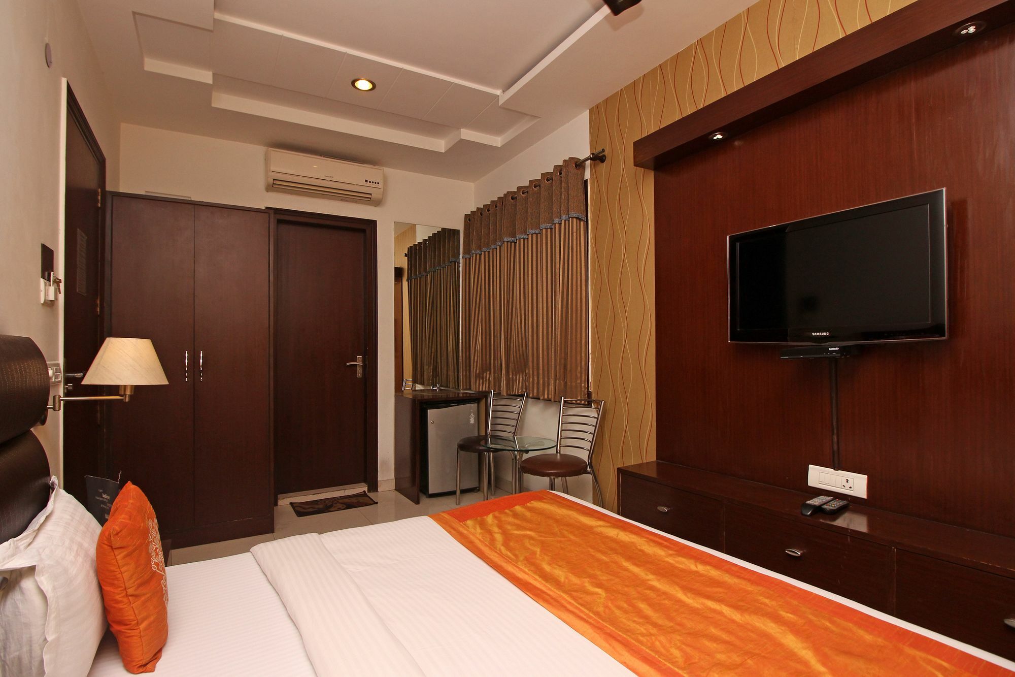 Hotel Arina Inn New Delhi Bagian luar foto